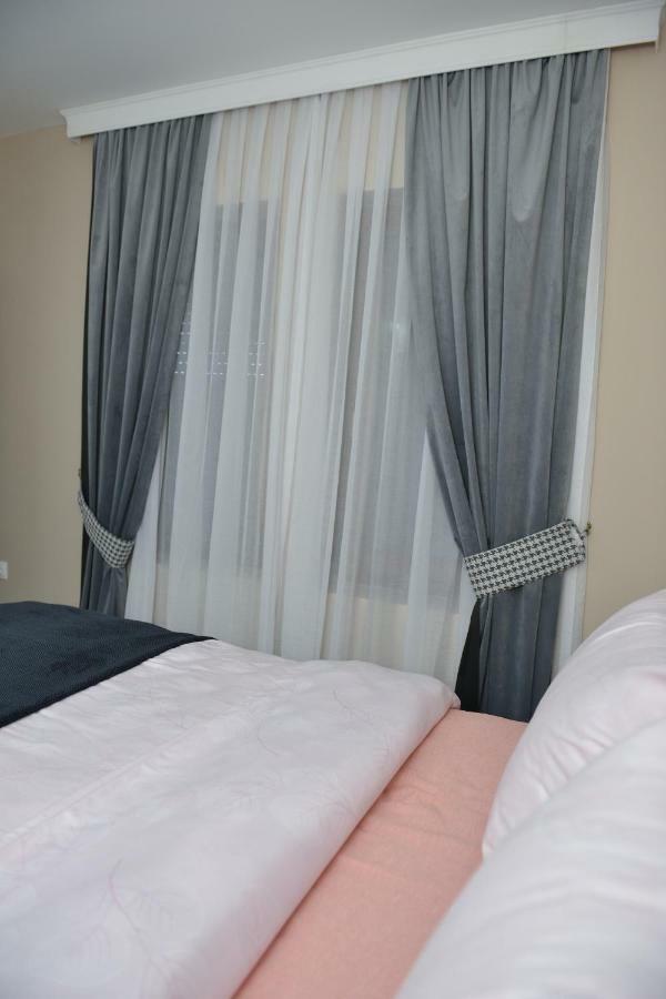 Apartman Filip Novi Pazar Exterior foto